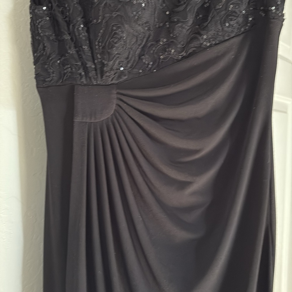 Connected Elegant Black Dress - Picture 5 of 6